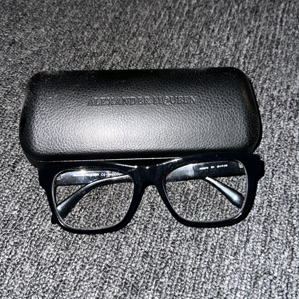Alexander McQueens prescription frams